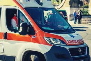 Malore mentre fa il bagno a Marina di Pietrasanta: 69enne perde la vita, vani i tentativi di rianimazione