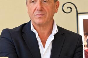 Seravezza: l’assessore al commercio Adamo Bernardi convoca due riunioni oi negozianti per programmare le iniziative natalizie