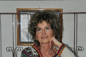 Serata al femminile per Libri a Palazzo a Seravezza il 23 luglio con le scrittrici Franca Giannecchini e  Marzia e Sandra Giordano