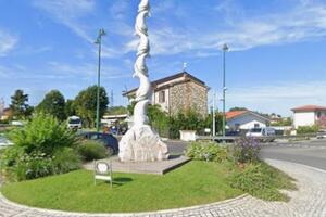 Forte dei Marmi, lavori alla Rotonda dei Delfini in orario notturno per ridurre i disagi alla cittadinanza