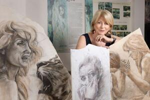 Forte più che mai a Villa Bertelli Il dono di Elisabetta Rogai a chi sa apprezzare l&#039;arte