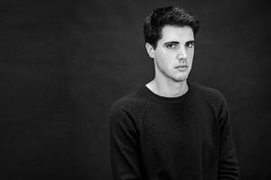 Il versiliese Marco Barcaroli pubblica "Split To Stay Whole"