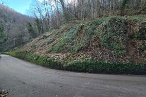 Stazzema, strade più sicure e decorose grazie ai solleciti di pulizia dei terreni