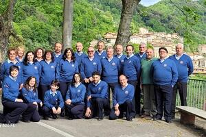 Il Coro Versilia accoglie gli &quot;Amici della montagna&quot; a Pietrasanta