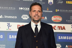 Il calcio di scena a Villa Bertelli con il direttore sportivo della Fiorentina Fabio Paratici