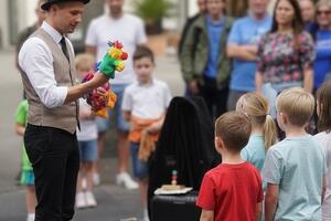 Pietrasanta: Tonfano saluta le festività con uno spettacolo di magia