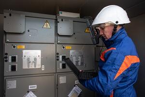 Camaiore: Enel rinnova cabina 'Montebello La Balza', intervento urgente per sostituzione apparecchiature danneggiate