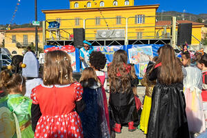 Dai bambini un colorato &quot;arrivederci&quot; al Carnevale 2026 di Pietrasanta