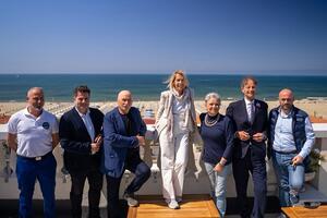 Presentata la coalizione Marialina Marcucci sindaca: sei liste, spazio ai giovani e ai professionisti, nuovi volti della politica per Viareggio. 143 candidati alla corsa come consiglieri comunali.