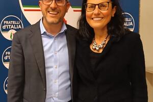 Gazebo di Fratelli d&#039;Italia  al mercato settimanale a Tonfano, in Piazza XXIV Maggio il 12 luglio