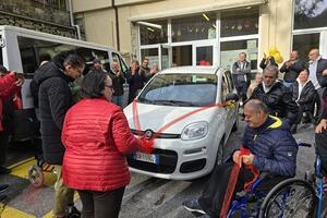 Donata un’auto al Centro Arcobaleno di Pontestazzemese dalla Cooperativa Condomini di Levigliani