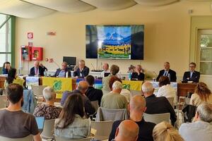 Alpi Apuane, a dieci anni dagli Stati Generali di Pietrasanta: a Forte dei Marmi un confronto sul futuro, tra tutela della biodiversità, lavoro e nuove economie, per superare il modello estrattivista