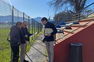 Partono i lavori per la definitiva agibilità delle tribune dei campi sportivi che ospitano scuole calcio