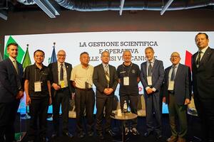 Mauro Rosi protagonista del bilaterale Italia-Giappone a Expo 2025 Osaka sul rischio vulcanico incontra il sindaco di Forte dei Marmi