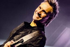 Nek Hits Live il 5 agosto a Villa Bertelli, Forte dei Marmi. Biglietti disponibili dalle 16 di mercoledì 1 aprile su Ticketone e Ticketmaster