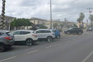 Sporca, pericolosa e piena di disagi: è il severo ritratto che un turista ha fatto di Viareggio