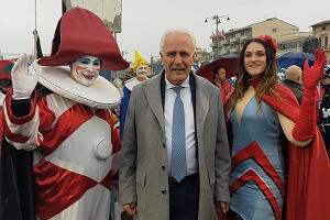 Carnevale di Viareggio, il presidente Giani al via ufficiale