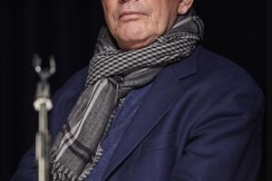 Agli incontri di Domenico Savini a Villa Bertelli arriva il nipote di Gabriele D&#039;annunzio domenica 20 luglio