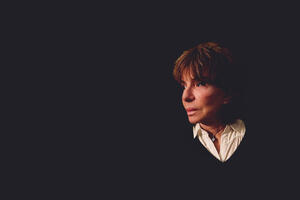 "L'eroina Bianca" di Carla Milesi di Gresy a Villa Bertelli, giovedì 27 agosto