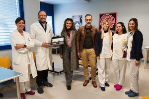 “Spazio scenico” di Viareggio dona attrezzatura innovativa alla Riabilitazione dell’ospedale “Versilia”