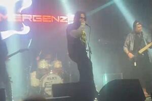 Gli Wav aprono il contest dell'Emergenza New Music Live Festival ed è subito finale