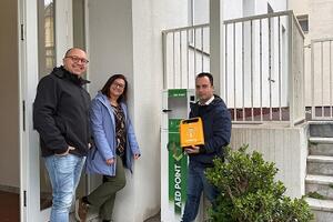 Nuovo defibrillatore dinanzi al Municipio: è il terzo posizionato a Seravezza