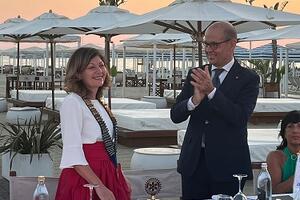 Rotary Club Viareggio-Versilia: passaggio della campana tra Diego Bonini e Valentina Ferrante