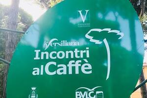 La Versilia tra poesia e giallo: al Caffè della Versiliana Domenico Lombardi e Ettore Neri raccontano i loro libri