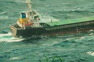 Nave alla deriva a cinque miglia dalla costa di Viareggio: l'intervento della Guardia Costiera di Livorno