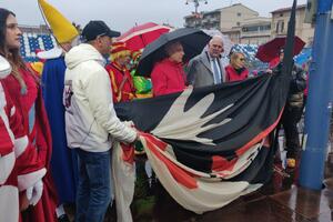 Carnevale di Viareggio, vietato l’accesso al palco inaugurale al presidente della Provincia Pierucci. Il Pd: “Vergogna”