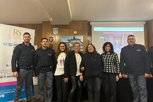 Successo per l'incontro organizzato dalla polizia postale su "Bullismo cyberbullismo" all'istituto nautico Artiglio di Viareggio