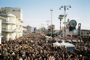 Viareggio, il Carnevale dei record: incassi per 4,8 milioni di euro e oltre 400 mila spettatori