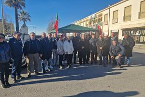 Anche in Versilia un gazebo di Forza Italia contro l&#039;aumento dell&#039;addizionale regionale dell&#039;Irpef