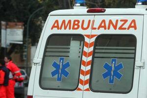 Scontro tra un'auto e una moto a Lido di Camaiore: è grave un ragazzo di 19 anni