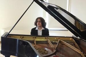 "Concerto per violino e pianoforte" a Villa Bertelli, domenica 2 novembre