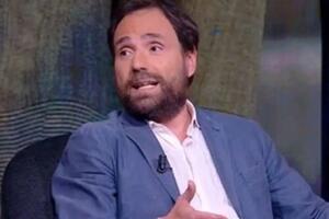 Il vice direttore de La Repubblica Stefano Cappellini con il suo ultimo libro a Villa Bertelli, lunedì 13 luglio