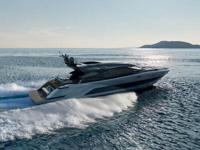 AB Yachts: varata la prima unità dell'AB 95S, l'anima sportiva che alza l'asticella della velocità a 53 nodi