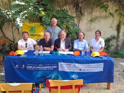 Il 50% dei campioni è risultato oltre i limiti di legge: il monitoraggio di Goletta Verde lungo le coste toscane