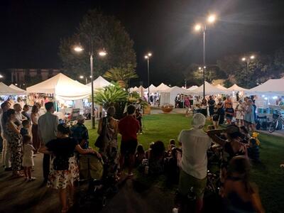 A Tonfano weekend &quot;lungo&quot; fra shopping e musica