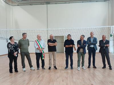 Seravezza: inaugurata la nuova palestra della scuola "Frediani" per la Scuola Primaria, Istituto Marconi e associazioni