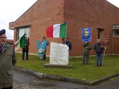 Il Labaro Martiri di Mulina di Stazzema al convegno "La figura dell'ing. Peano Amedeo Andrea e il massacro dell'Osterietta"