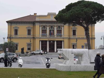 Scultura, pittura e grafica nel "sabato ad arte" di Pietrasanta