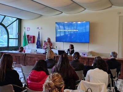 Psicologi a confronto a Forte dei Marmi su ideazione suicidaria e autolesionismo giovanile - a Vi
