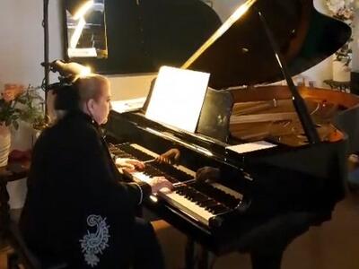 "Frequenze D’amore" yoga e pianoforte per il benessere a Viareggio, sabato 7 marzo