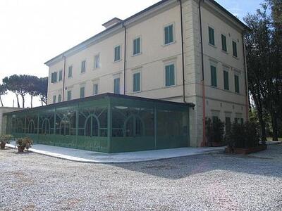 La rivoluzione di Suor Giulia, la mistica hippie della Napoli barocca a Villa Bertelli, giovedì 17 settembre