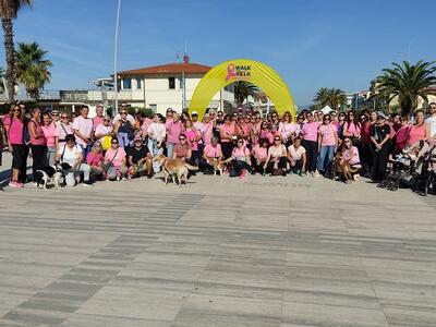 Women Walk The Talk”: cento persone in cammino tra Viareggio e Lido di Camaiore per la prevenzione dei tumori femminili