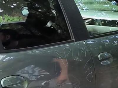 Oltre 40 auto vandalizzate dopo la camminata sulle Apuane. Apuane Libere: «Un grave atto intimidatorio di stampo mafioso contro chi difende la montagna»