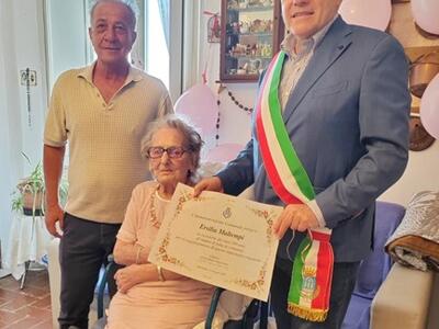 Pietrasanta festeggia i 100 anni di nonna Ersilia