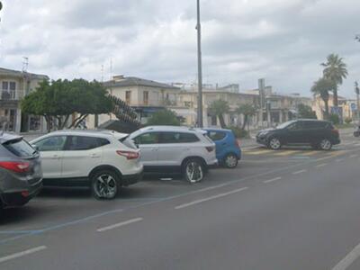 Sporca, pericolosa e piena di disagi: è il severo ritratto che un turista ha fatto di Viareggio