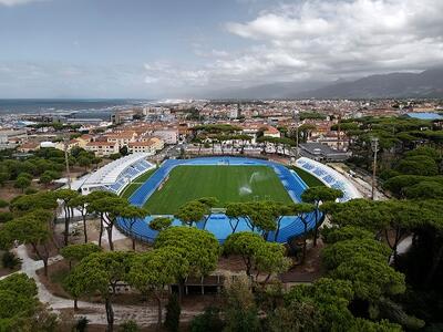 Stadio dei Pini, il Viareggio costretto a giocare fuori città. PD e FermiMai: "E' la conferma di quanto avevamo denunciato. La manutenzione doveva essere fatta prima"